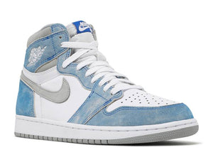 Air Jordan 1 Retro High Fearless UNC Chicago