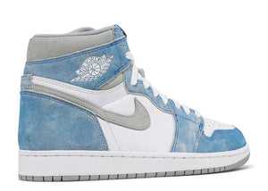 Air Jordan 1 Retro High Fearless UNC Chicago