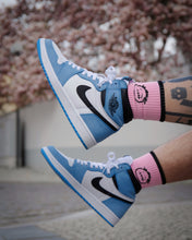 Laden Sie das Bild in den Galerie-Viewer, Air Jordan 1 Retro High University Blue